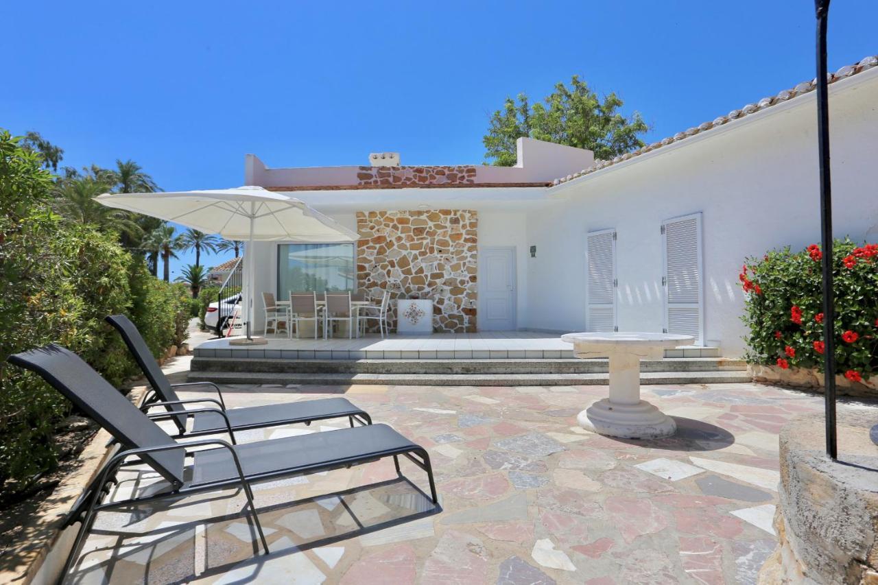 Urbanizacion El Oasis, 20 Villas En 1ª Linea Playa Dénia Extérieur photo